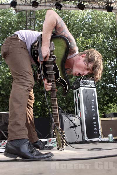 THEE OH SEES - 2010-06-06 - PARIS - Parc de la Villette - 